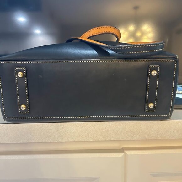 Dooney & Bourke Medium Shannon Tote Pebble Grain Leather – Brown - Picture 3 of 6